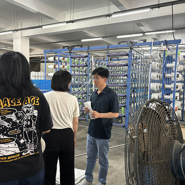 ప్లాంట్ను సందర్శించే కొరియన్ వినియోగదారుల కోసం అనుకూలీకరించిన ప్రత్యేక వడపోత బట్టలు ప్లాంట్ను సందర్శించే కొరియన్ వినియోగదారుల కోసం అనుకూలీకరించిన ప్రత్యేక వడపోత బట్టలు